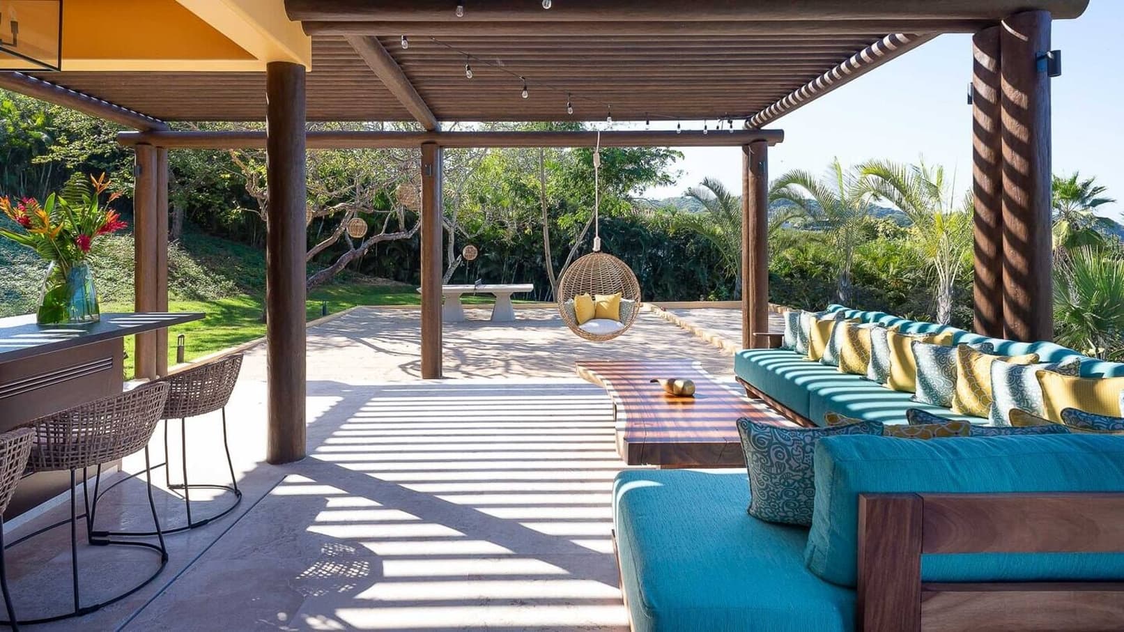 Fully staffed beach access Kupuri Estate with 2 Pools