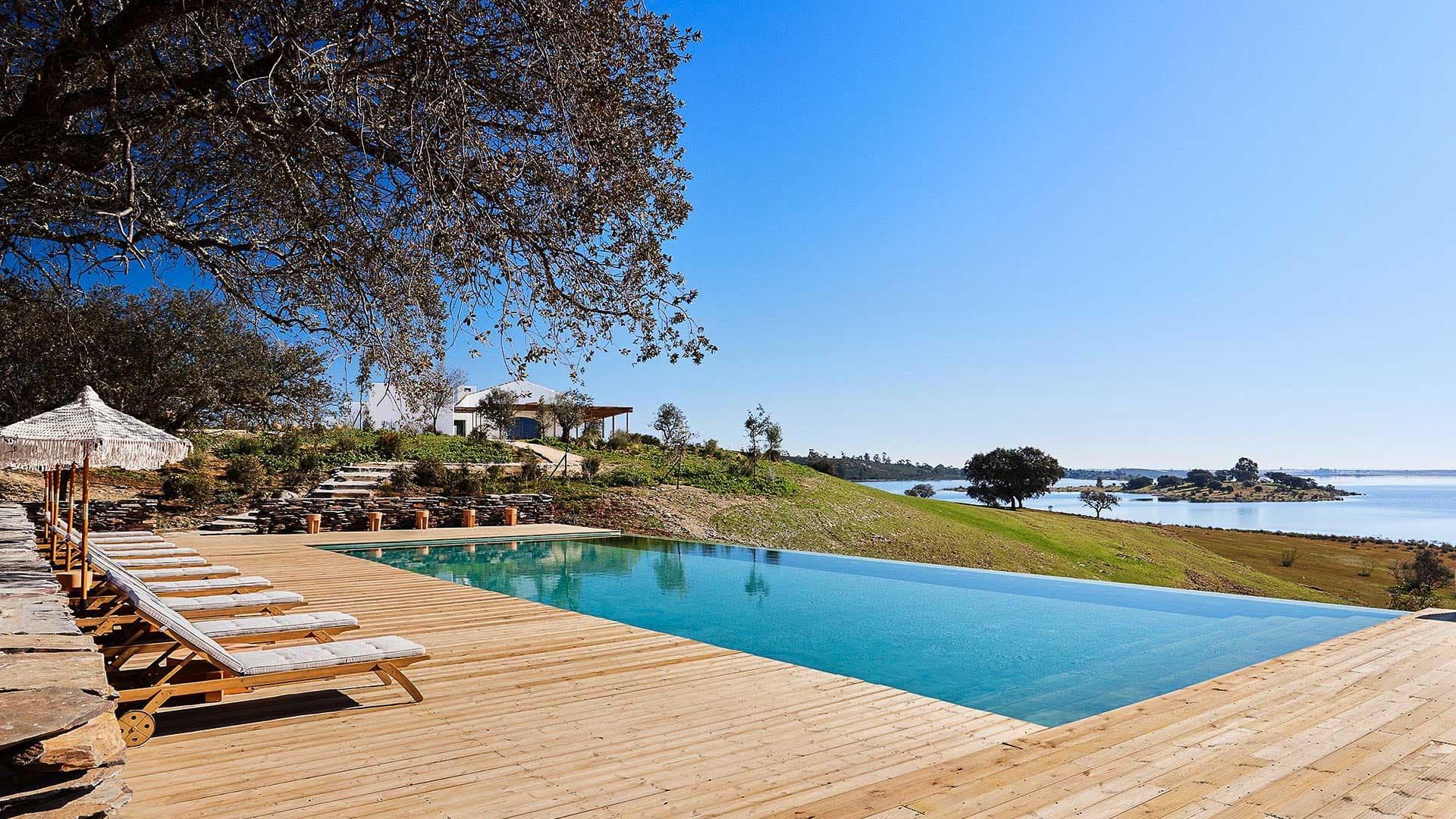 Lakeside Gastro Retreat in Portuguese Countryside for Foodies