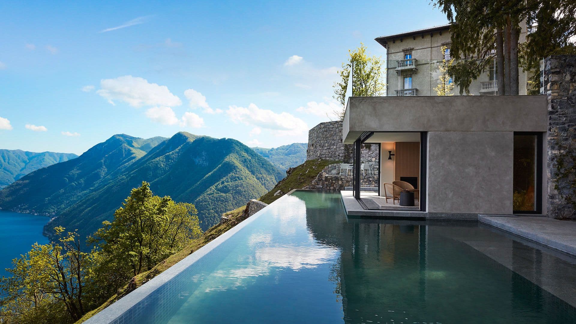 4.5 Acres of Palatial Privacy on Lake Como